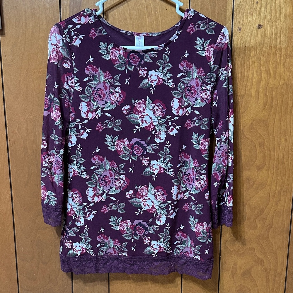 No Boundaries Floral Blouse - Mauve and Pink Juniors P2P “18”.   Size Large
